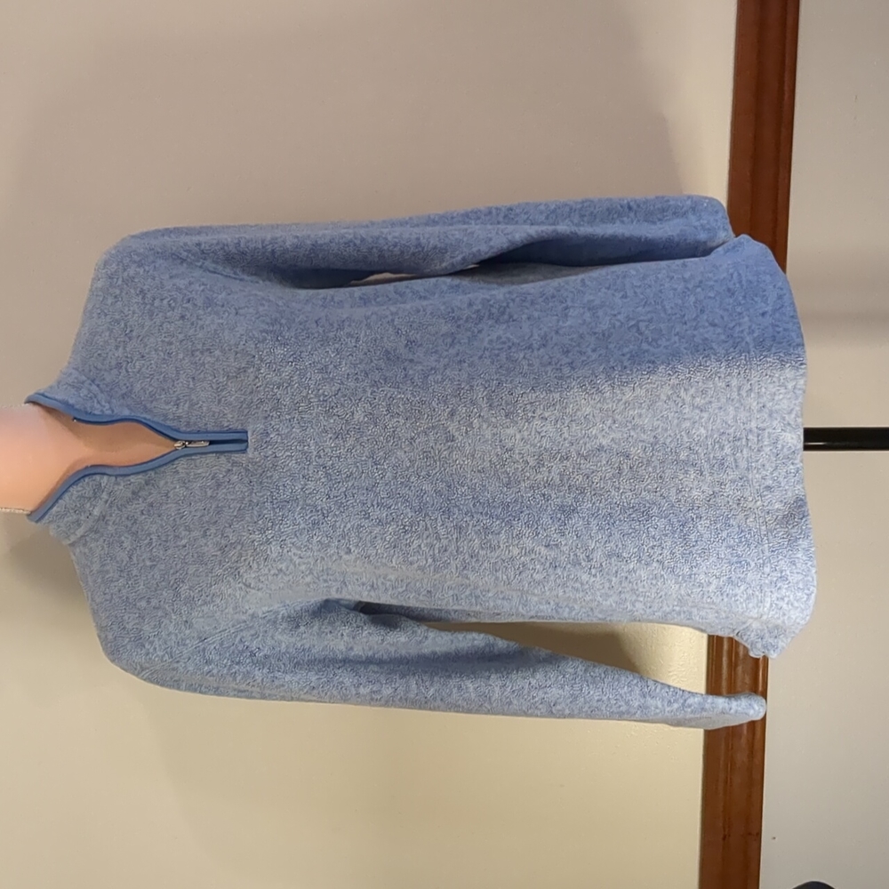 Catalina soft light blue pullover with front zipper. Ladies Small (4/6)